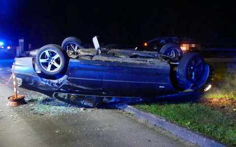 POL-GM: Vier Leichtverletzte bei Unfall mit Überschlag - Foto: presseportal.de