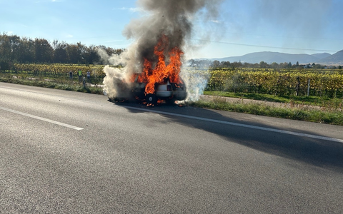 POL-PDLD: Fahrzeugvollbrand führt zu Vollsperrung der BAB65 - Foto: presseportal.de