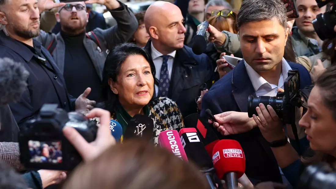 Präsidentin Surabischwili will das Wahlergebnis nicht anerkennen. (Archivbild) - Bild: -/Georgian Presidential Press Office/AP/dpa