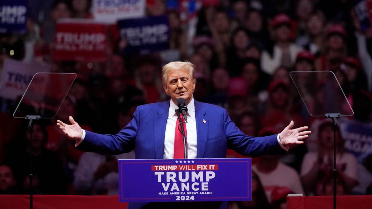 Unterstützung auf der Bühne bekam Trump von Tech-Milliardär Elon Musk. - Foto: Evan Vucci/AP/dpa