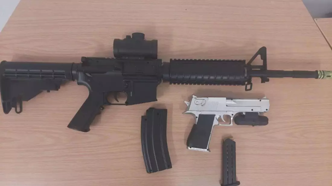 BPOL NRW: Bundespolizisten kontrollieren bewaffneten Heranwachsenden - Bild: presseportal.de