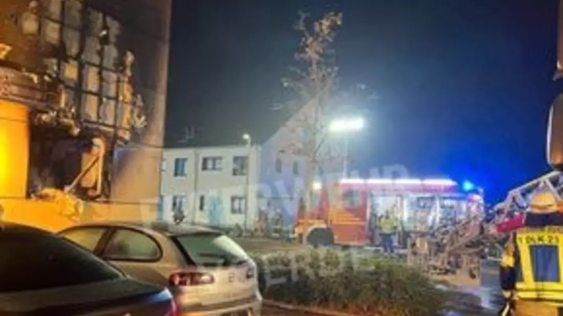 FW Voerde: 87 Voerder Feuerwehrleute im Einsatz - Bild: presseportal.de