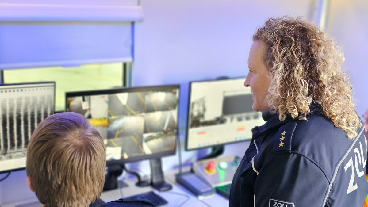 HZA-DU: Noch mehr Durchblick - Neue Röntgentechnik beim Zoll in Duisburg - Foto: presseportal.de