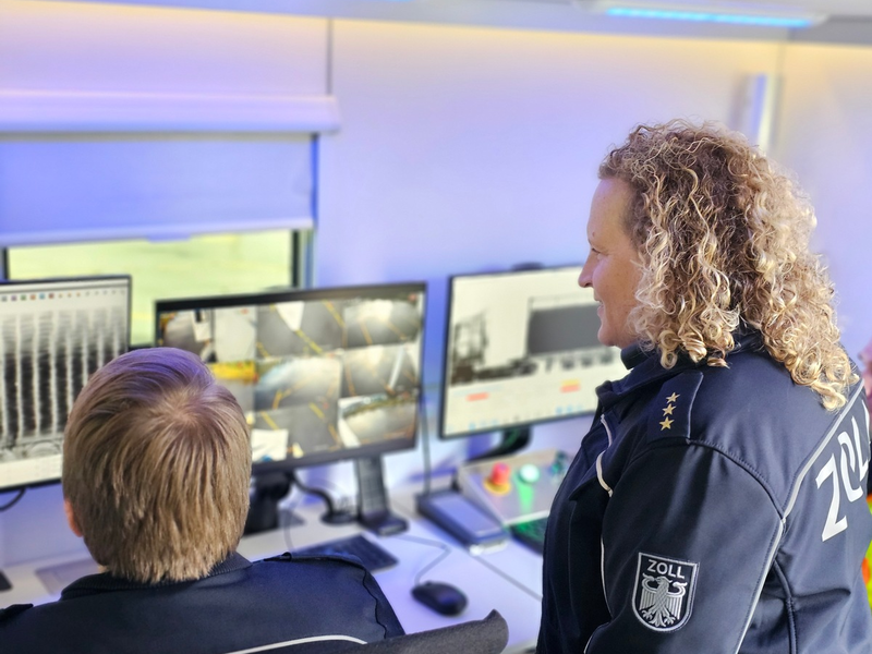 HZA-DU: Noch mehr Durchblick - Neue Röntgentechnik beim Zoll in Duisburg - Foto: presseportal.de