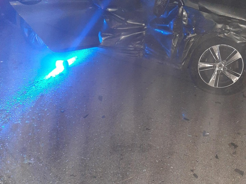 Bundespolizeidirektion München: Nach Absetzung mehrerer Migranten - Schleuser rammt Polizeiauto - Foto: presseportal.de