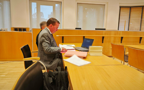 Der ehemalige Pfarrer nahm das Urteil fast regungslos zur Kenntnis. (Archivfoto) - Foto: Lukas Fortkord/dpa