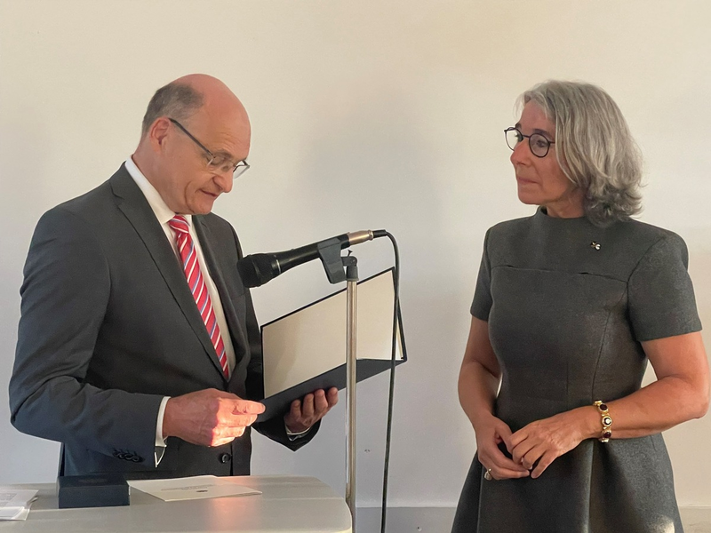 Gabriele Regina Overwiening erhält Bundesverdienstkreuz - Foto: presseportal.de