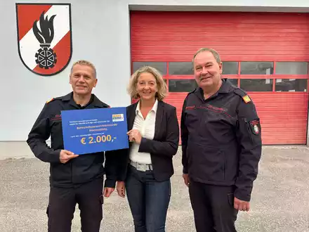 faircheck-Spendenübergabe - Foto: faircheck über pressetext.de