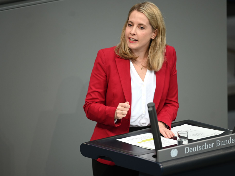 SPD-Fraktionsvize Verena Hubertz warnt vor einem Job-Abbau bei VW (Archivbild). - Foto: Rabea Gruber/dpa