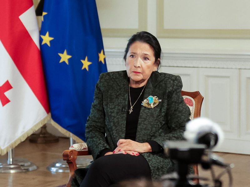 Präsidentin Surabischwili hat zu Protesten gegen das verkündete Wahlergebnis aufgerufen. - Foto: Uncredited/Administration of the President of Georgia/AP/dpa