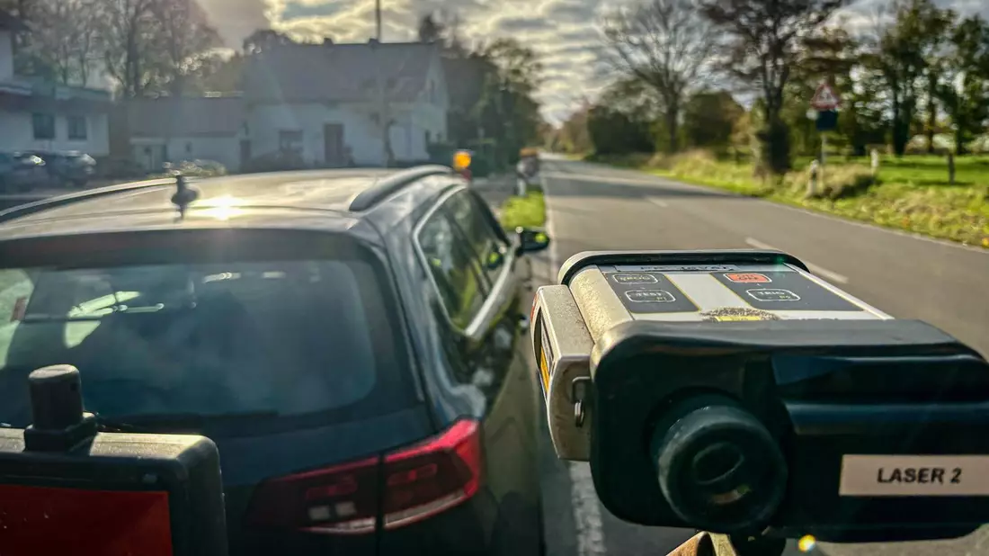 POL-WHV: Mit 84 km/h in der 30er Zone gemessen - Geschwindigkeitsüberwachung in der Schenumer Straße - Bild: presseportal.de