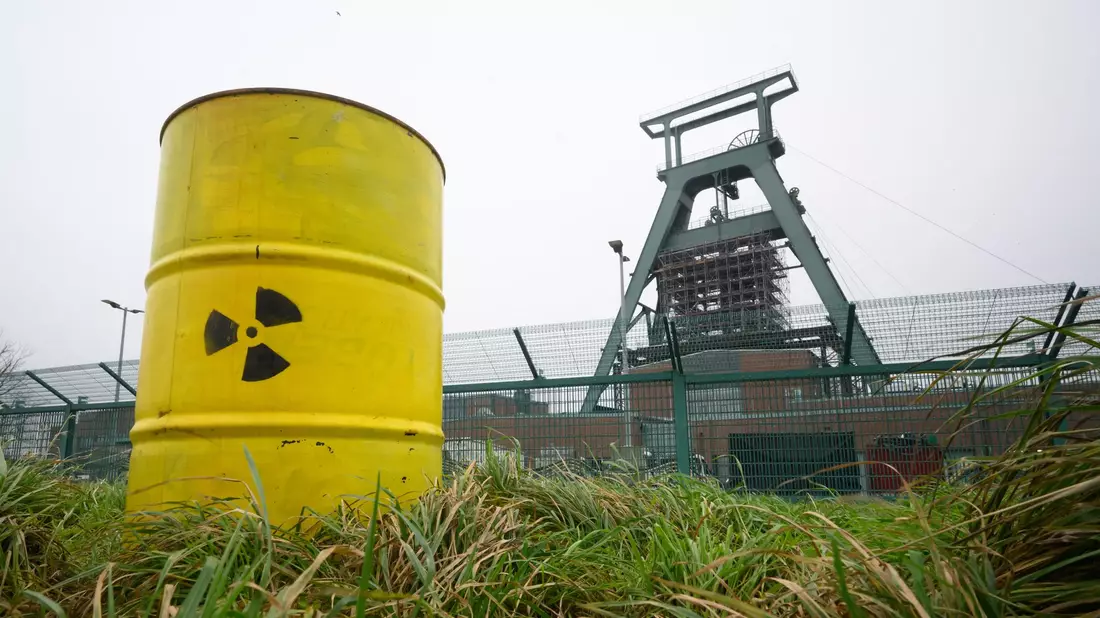 Wohin mit dem Atommüll? Anti-Atomorganisationen kritisieren Lager und Transporte. (Symbolbild) - Bild: Julian Stratenschulte/dpa
