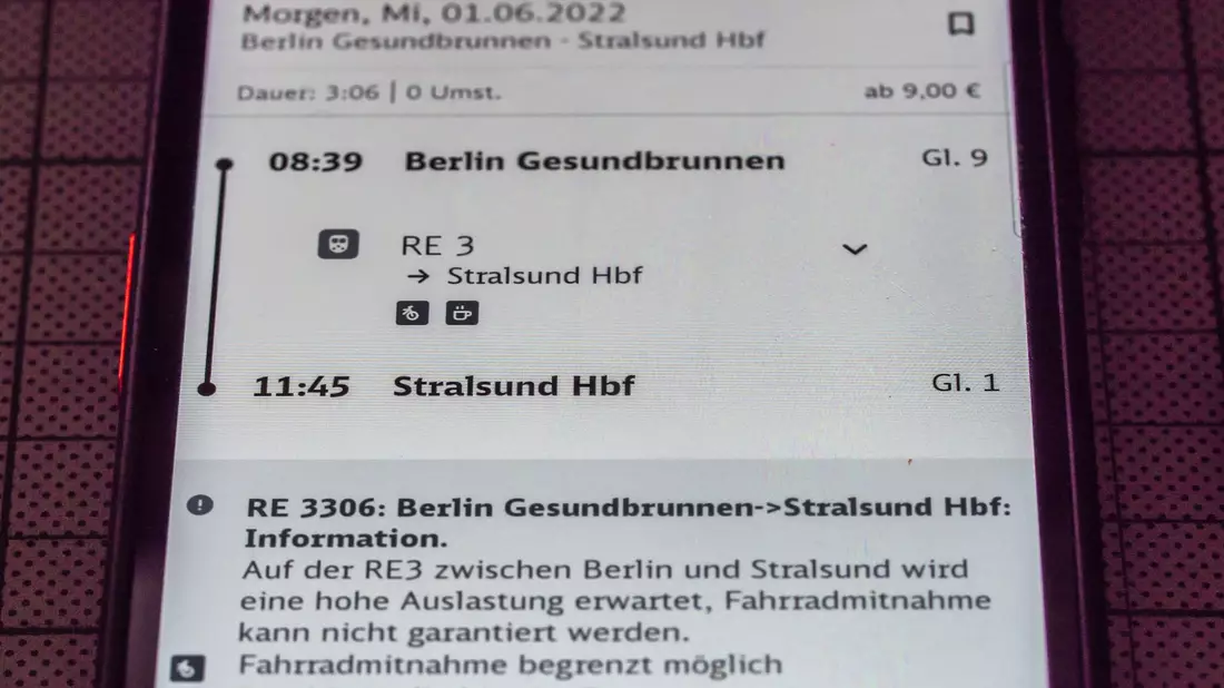 Derzeit gestört: Die Bahn-Buchungsapp DB Navigator. (Archivbild) - Bild: Georg Hilgemann/dpa-Zentralbild/dpa