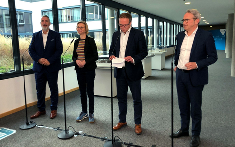 In Thüringen stand die Aufnahme von Koalitionsgesprächen zwischenzeitlich auf der Kippe, dann fanden die Parteien doch noch einen Kompromiss zur Friedensfrage. - Foto: David Hutzler/dpa In Thüringen stand die Aufnahme von Koalitionsgesprächen zwischenzeitlich auf der Kippe, dann fanden die Parteien doch noch einen Kompromiss zur Friedensfrage. - Foto: David Hutzler/dpa