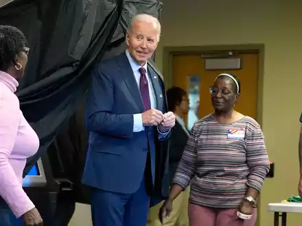 Biden hat seine Stimme bereits abgegeben. - Foto: Manuel Balce Ceneta/AP/dpa