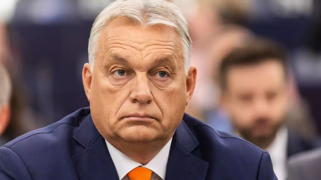Der ungarische Ministerpräsident Viktor Orban ist inmitten des Streits um das Ergebnis der Parlamentswahl in Georgien zu einem Besuch nach Tiflis gekommen. - Bild: Philipp von Ditfurth/dpa