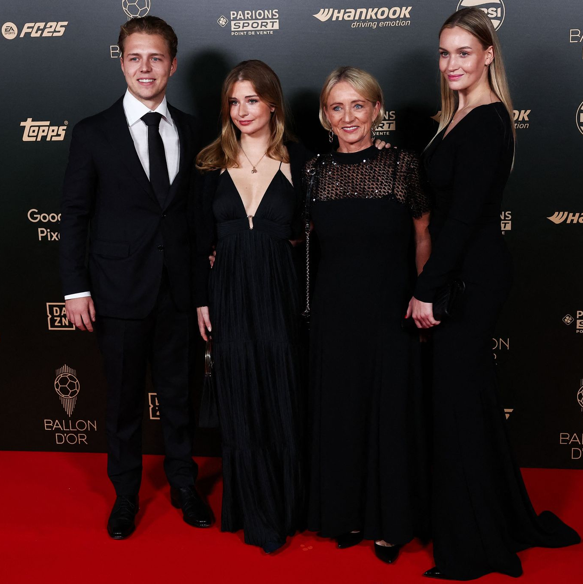 Franz Beckenbauers Familie reiste zur Ballon-d'Or-Gala in Paris. - Foto: Franck Fife/AFP/dpa