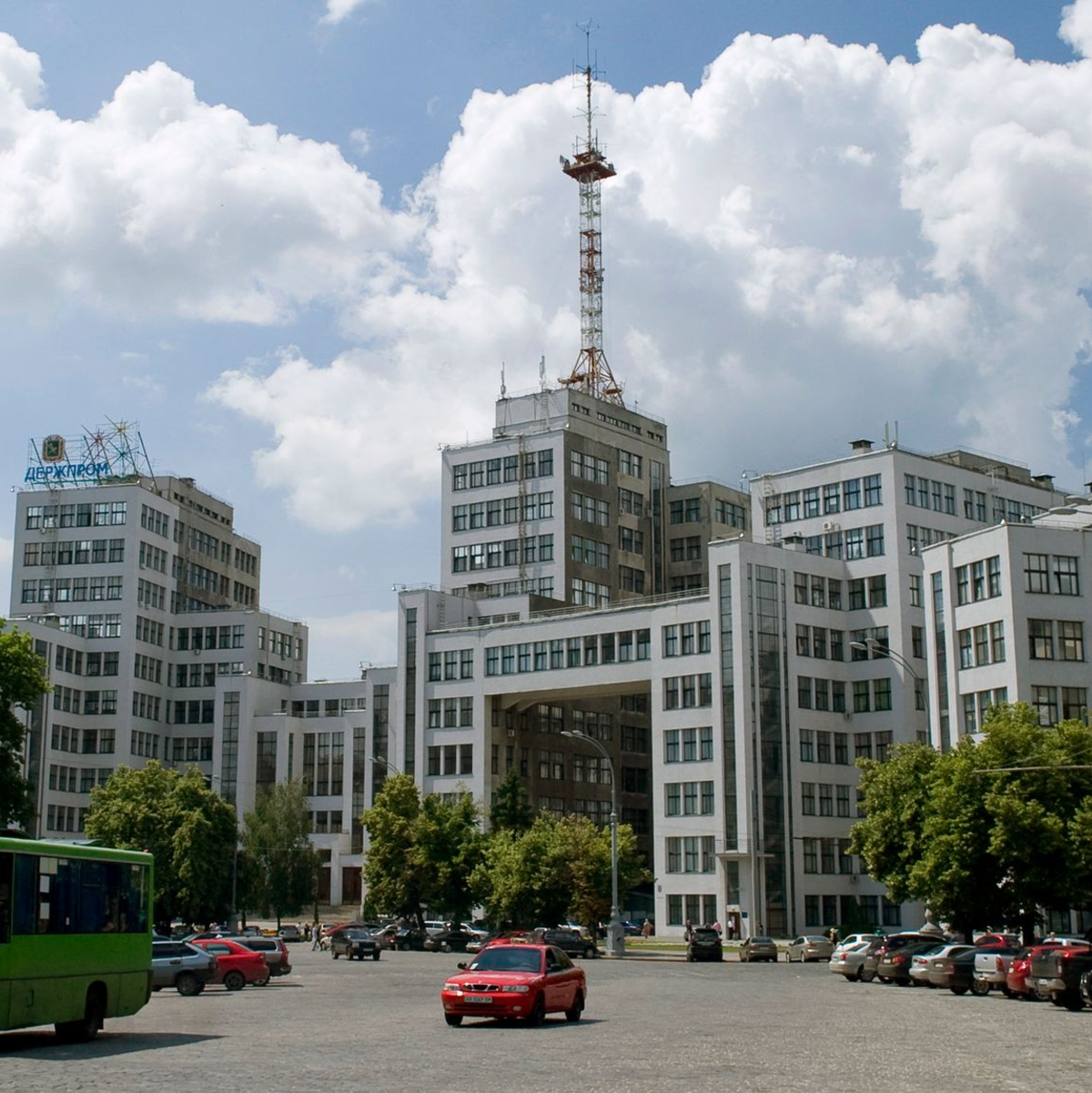 Das Gebäude Derschprom war auch Anwärter, in das Weltkulturerbe der Unesco aufgenommen zu werden. (Archivbild) - Foto: picture alliance / dpa