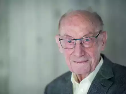 Edzard Reuter, ehemaliger Vorstandsvorsitzender der Daimler-Benz AG, ist am 27. Oktober 2024 im Alter von 96 Jahren in Stuttgart gestorben. - Foto: Marijan Murat/dpa