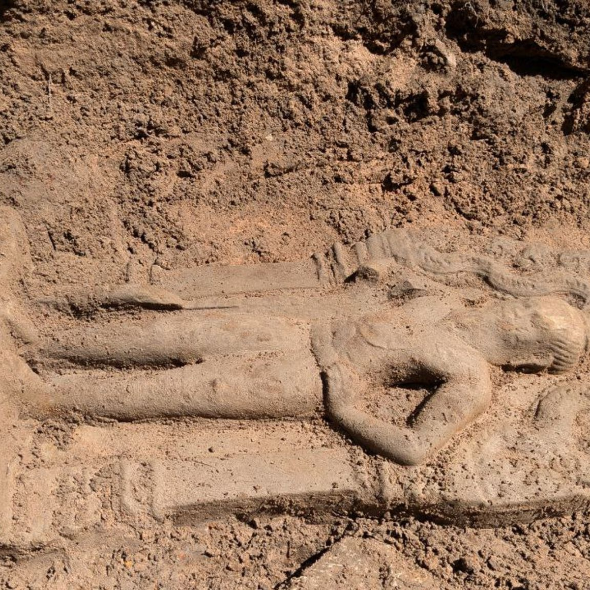 Die Torwächter sind rund einen Meter groß und wurden am Nordeingang von Angkor Thom entdeckt.  - Foto: Apsara National Authority/XinHua/dpa