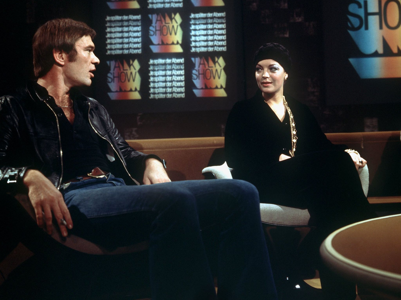 Unvergessen: Romy Schneider und Burkhard Driest am 30. Oktober 1974 in der WDR-Talkshow «Je später der Abend». (Archivbild)  - Foto: Horst Ossinger/dpa