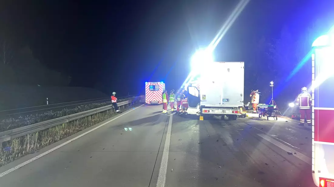 API-TH: Vollsperrung nach schwerem Lkw-Unfall - Bild: presseportal.de