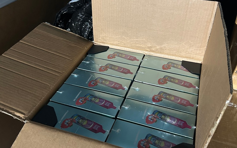 HZA-KA: Schlag gegen illegalen Zigarettenschmuggel auf der A5 / Zoll stellt über 12.000 E-Zigaretten sicher - Steuerhinterziehung in Höhe von 54.465,- Euro - Foto: presseportal.de