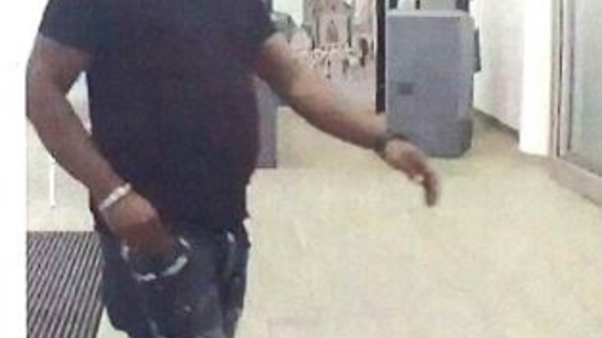 POL-HB: Nr.: 0678--Polizei fahndet mit Fotos nach Betrüger-- - Foto: presseportal.de