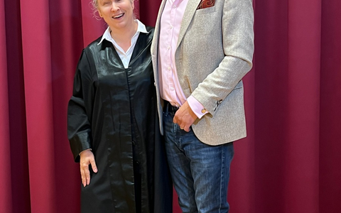 Zwei Leben - Die Strafsache Wilhelm Schweiger, Roman der blinden Strafverteidigerin Pamela Pabst als Hörbuch erschienen, gelesen von Ingo Hoppe - Foto: presseportal.de Zwei Leben - Die Strafsache Wilhelm Schweiger, Roman der blinden Strafverteidigerin Pamela Pabst als Hörbuch erschienen, gelesen von Ingo Hoppe - Foto: presseportal.de