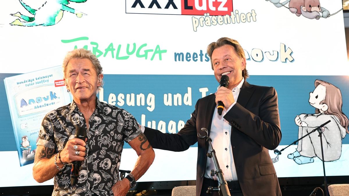 Die nächste Außergewöhnliche Seite von XXXLutz Hesse in Garbsen: Hendrikje Balsmeyer und Peter Maffay sorgen zusammen mit Nelson Müller für Begeisterung - Foto: presseportal.de