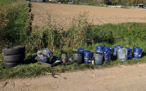 POL-OG: Hohberg, Hofweier - Altöl illegal entsorgt, Polizei bittet um Hinweise (FOTO) - Foto: presseportal.de