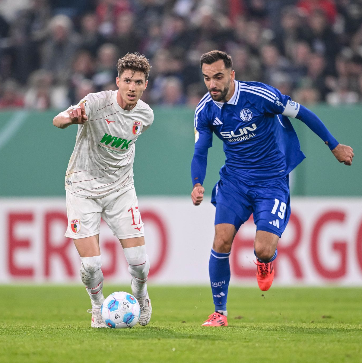 Augsburg bestätigte seine starke Form gegen Schalke. - Foto: Harry Langer/dpa
