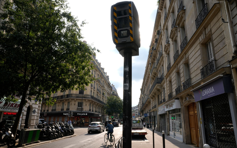 Frankreichs Automobilklub vermutet hinter dem Hochrüsten der Radarfallen staatliche Abzocke (Archivbild). - Foto: Francois Mori/AP/dpa Frankreichs Automobilklub vermutet hinter dem Hochrüsten der Radarfallen staatliche Abzocke (Archivbild). - Foto: Francois Mori/AP/dpa