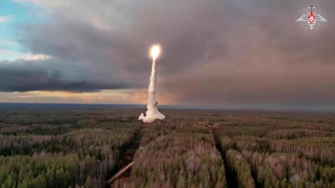 Mit einem Atommanöver mitten im Krieg will Russland Stärke demonstrieren. - Bild: Uncredited/Russian Defense Ministry Press via AP/dpa