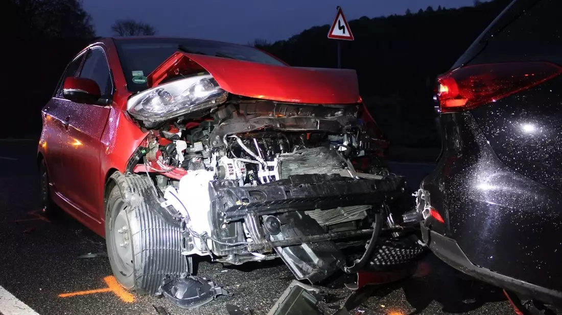 POL-RBK: Odenthal - Zwei Leichtverletzte bei Auffahrunfall auf der L 101 - Bild: presseportal.de