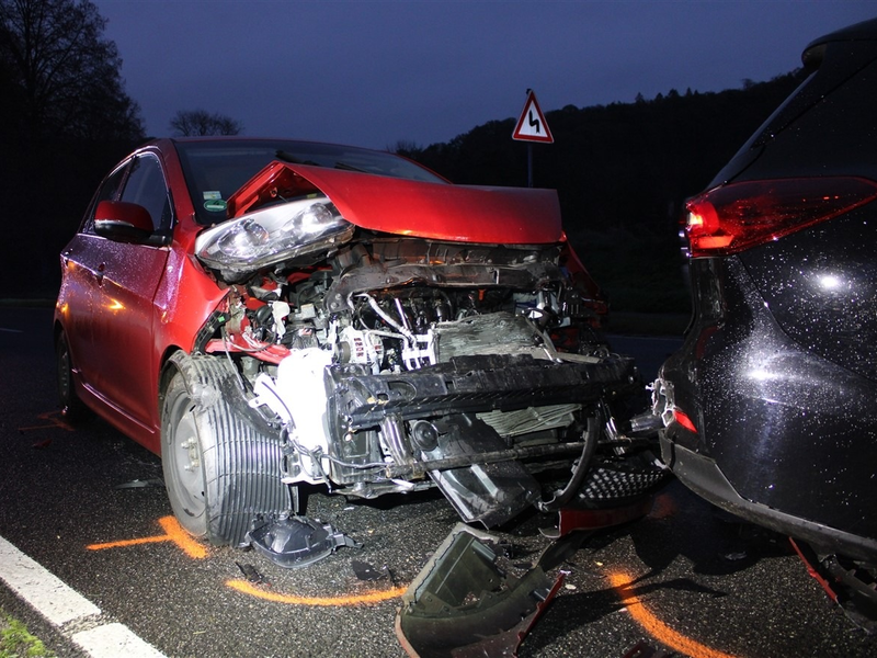 POL-RBK: Odenthal - Zwei Leichtverletzte bei Auffahrunfall auf der L 101 - Foto: presseportal.de