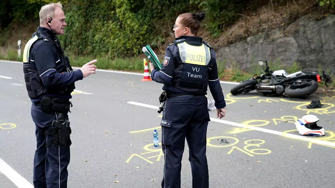 Mensch Polizist blickt hinter die Kulissen der Polizeiarbeit - Bild: presseportal.de