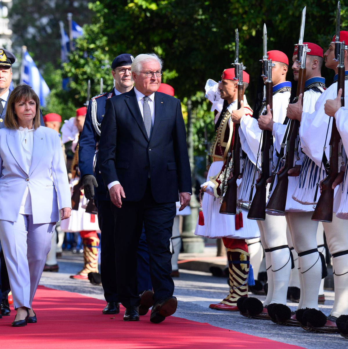 Für viele Asylbewerber ist Deutschland nach den Dublin-Regeln nicht zuständig. Viele kehren nach der Überstellung in andere EU-Länder aber hierher zurück. (Archivbild) - Foto: Bernd von Jutrczenka/dpa
