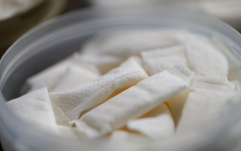 Nikotinbeutel werden laut der französischen Gesundheitsministerin besonders an Jugendliche vermarktet. (Illustration) - Foto: Robert Michael/dpa Nikotinbeutel werden laut der französischen Gesundheitsministerin besonders an Jugendliche vermarktet. (Illustration) - Foto: Robert Michael/dpa