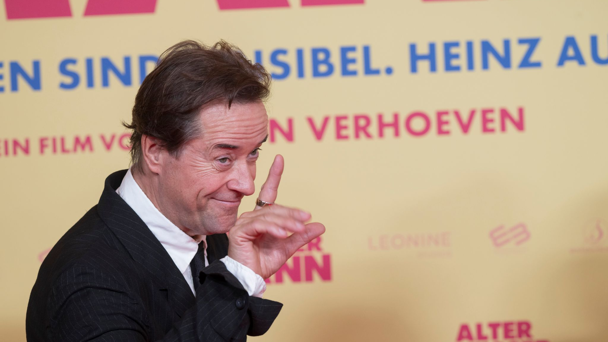 Vor einem Shitstorm fürchtet sich Jan Josef Liefers nicht mehr, wie er sagt. - Foto: Peter Kneffel/dpa