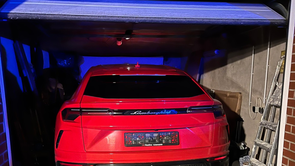 HZA-MS: Verfahrenskomplex um Schwarzarbeit im Bauhauptgewerbe: Zoll-Ermittler beschlagnahmen weiteres Fahrzeug der Luxusklasse im Wert von einer Viertelmillion Euro - Foto: presseportal.de