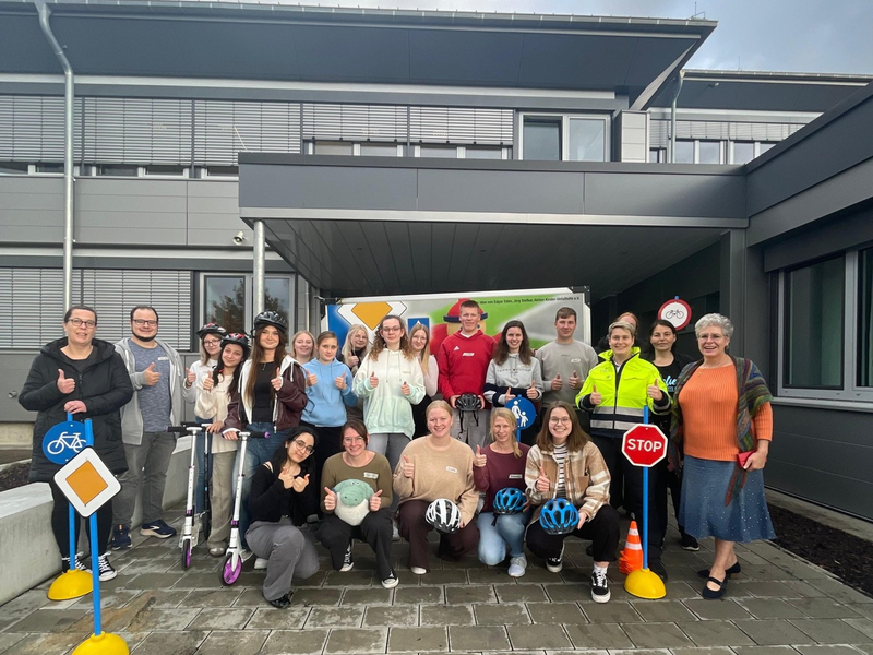 POL-EL: Erfolgreiche Ausbildung zur Fachkraft für Verkehrserziehung an der BBS Lingen, BBS Meppen und BBS Thuine - Foto: presseportal.de