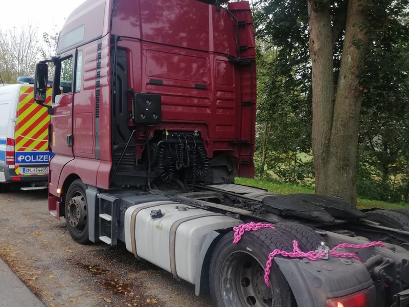 POL-PDKL: Defekte Bremsen führen zur Untersagung der Weiterfahrt - Foto: presseportal.de