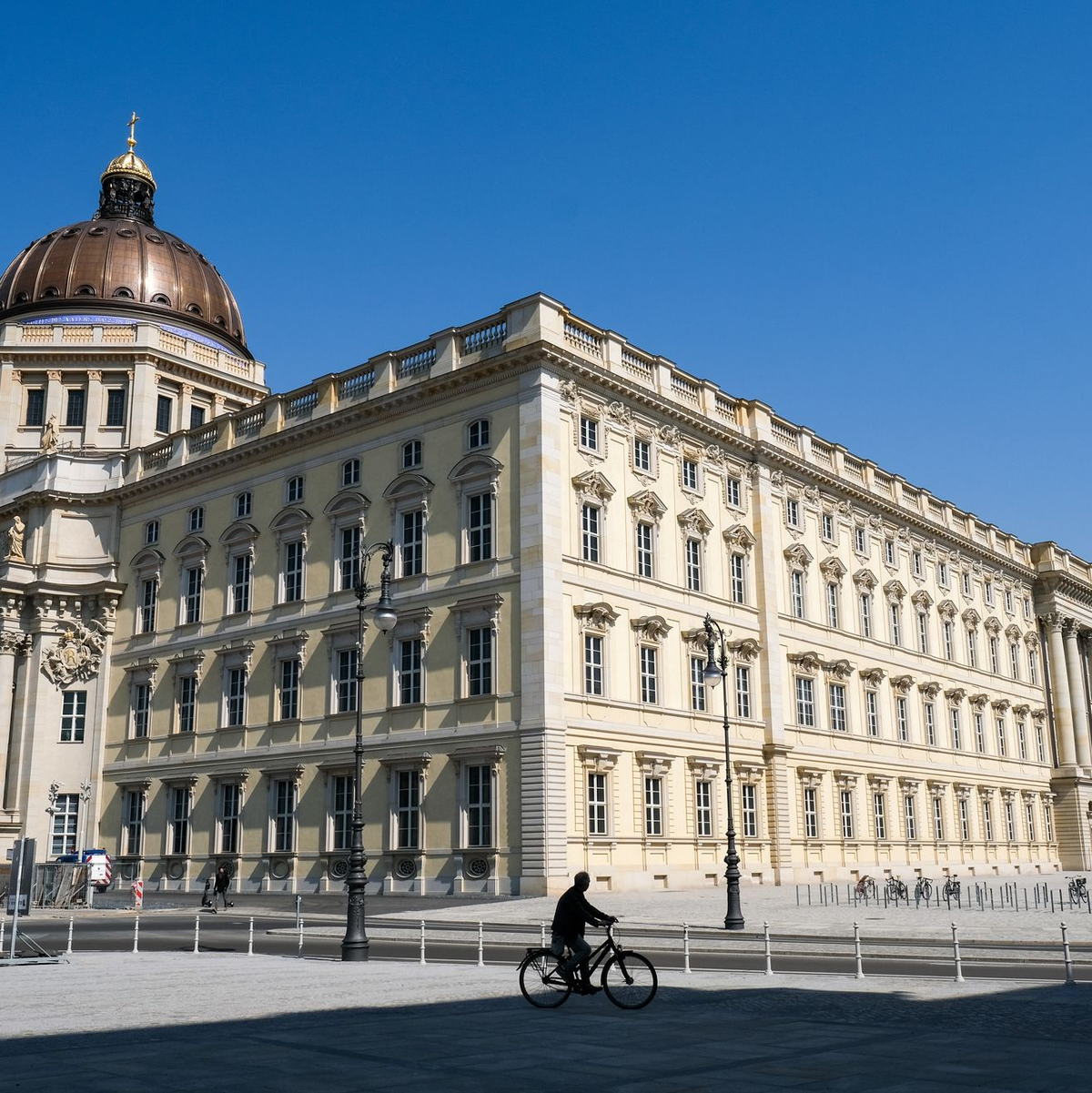 Nach einer offenen Diskussion mit den Chören und der künstlerischen Leitung habe sich die Stiftung Humboldt Forum entschieden, das Wort «Oberindianer» auszulassen. (Archivbild) - Foto: Jens Kalaene/dpa