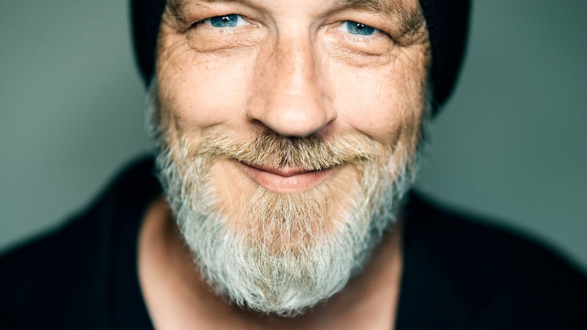 Ein Abend im Zeichen der Hoffnung: Exklusive Interview-Gelegenheit mit Torsten Sträter und Betty Taube zur psychischen Gesundheit von Kindern - Foto: presseportal.de