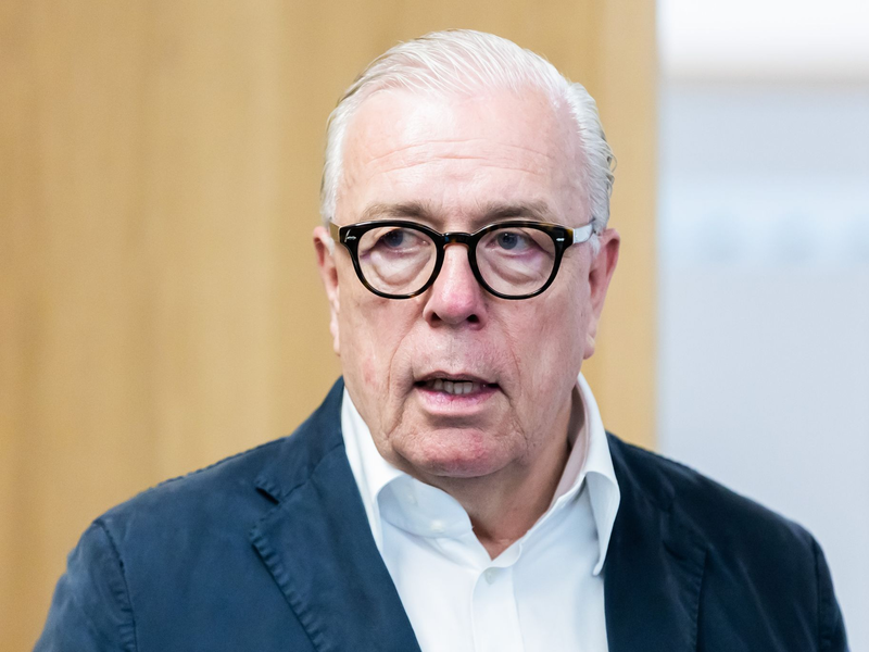 Ärztepräsident Klaus Reinhardt kann sich Krankschreibungen auch nur für einige Stunden am Tag vorstellen. (Archivbild) - Foto: Christoph Soeder/dpa