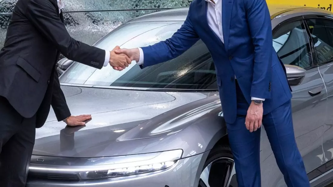 ADAC SE kooperiert mit kalifornischem E-Auto-Hersteller Lucid in der Fahrzeugwelt - Bild: presseportal.de