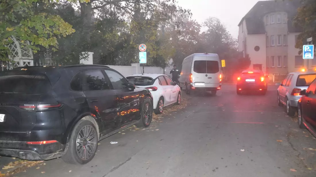 POL-HM: Verkehrsunfallflucht - Polizei sucht Zeugen - Bild: presseportal.de
