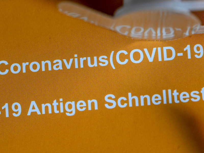 Das RKI geht für die Woche vom 21. Oktober von 6,4 Millionen akuten Atemwegserkrankungen aus. (Symbolbild) - Foto: Jens Kalaene/dpa