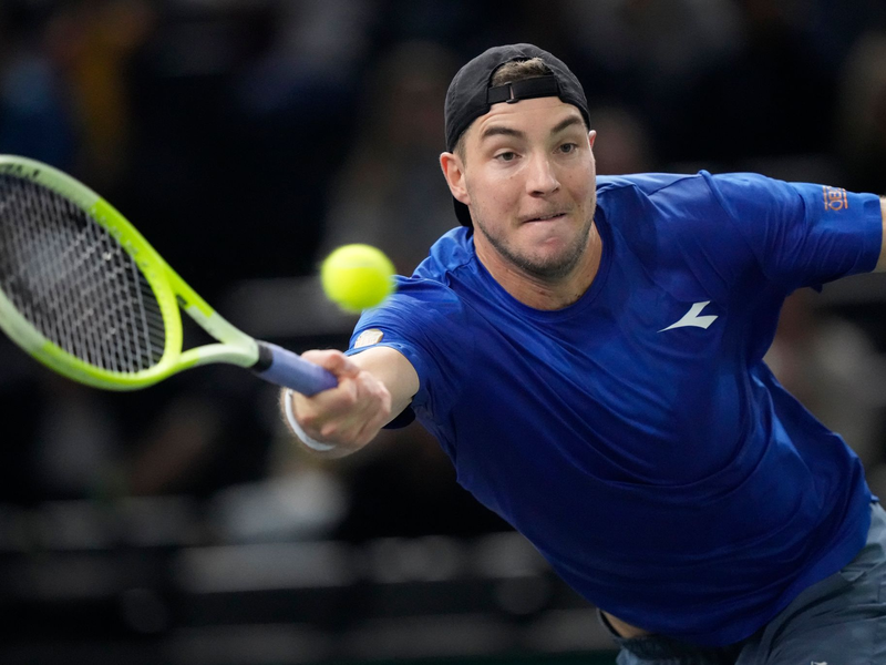 Alexander Zverev ist in Paris weiter auf Siegkurs. - Foto: Michel Euler/AP/dpa